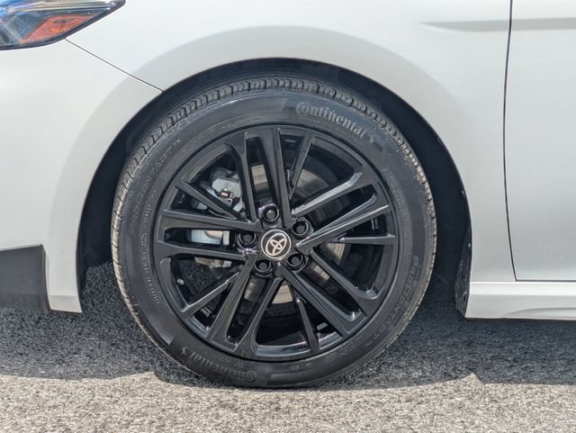 Used 2025 Toyota Camry SE w/ Convenience Package FWD image 12