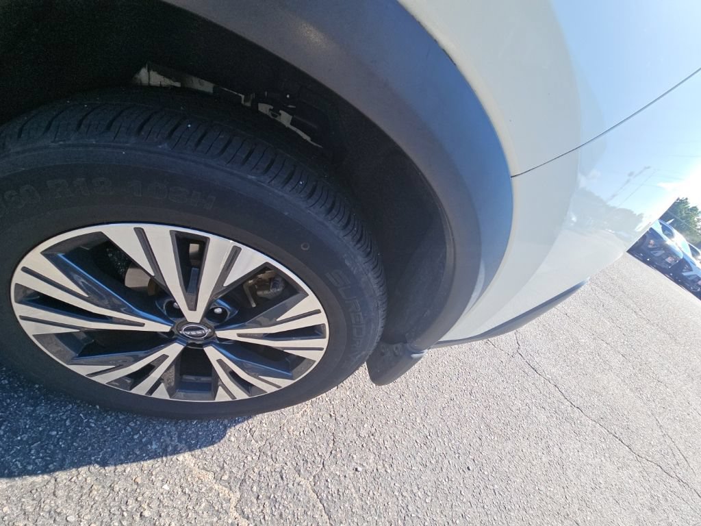 Used 2022 Nissan Rogue SV AWD/4WD image 11