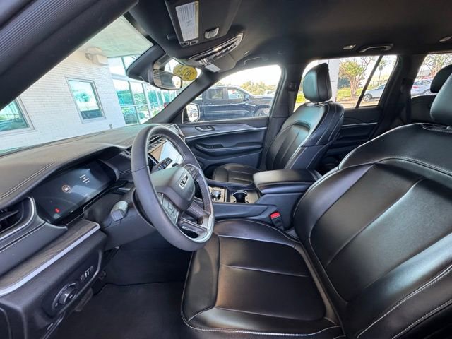 Used 2024 Jeep Grand Cherokee Limited image 12