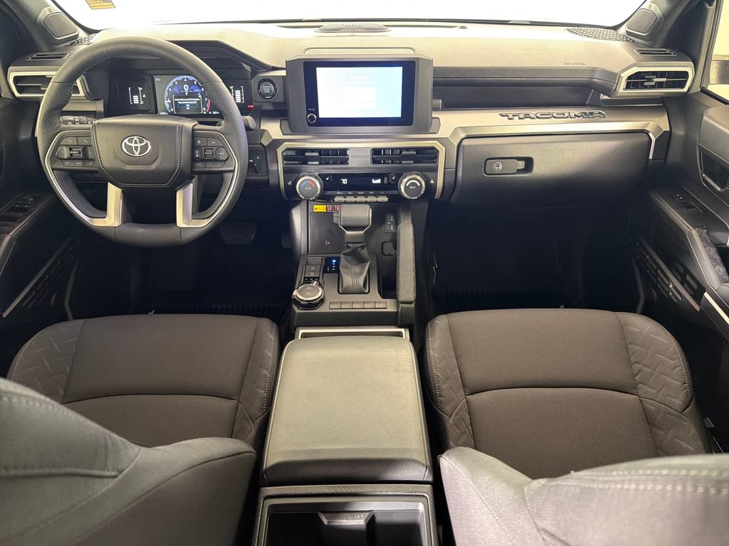 Used 2025 Toyota Tacoma SR5 AWD/4WD image 22