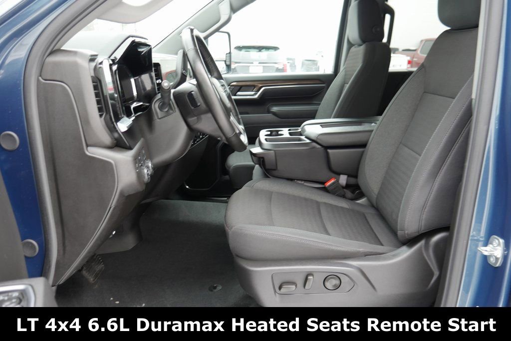 Used 2025 Chevrolet Silverado 2500 LT w/ Convenience Package image 8