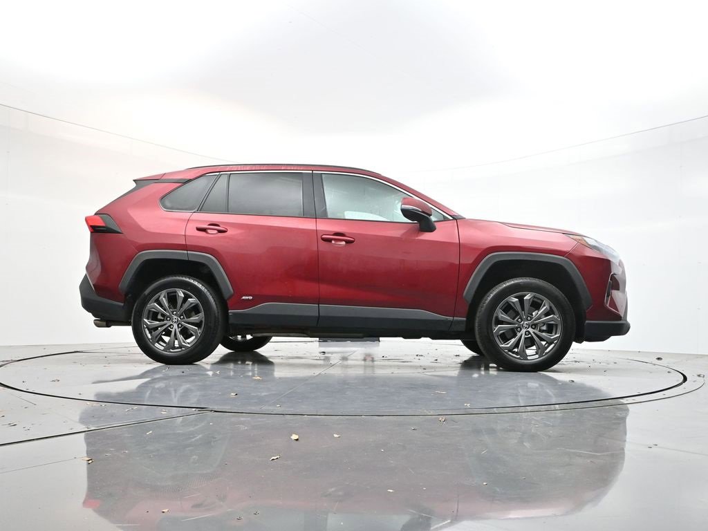 Used 2023 Toyota RAV4 XLE Premium image 33
