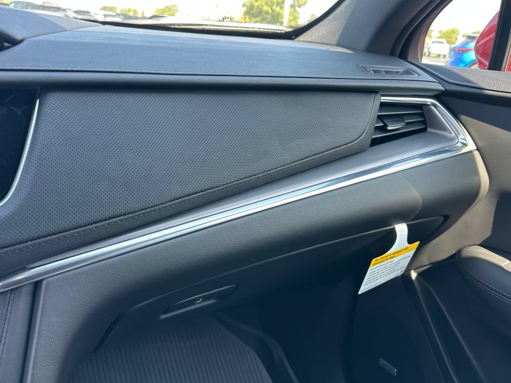 New 2026 Cadillac XT5 Luxury w/ LPO, Floor Liner Package AWD/4WD image 21