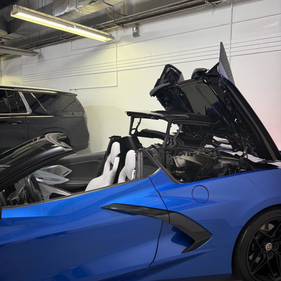 Used 2022 Chevrolet Corvette Stingray Preferred Conv w/ Z51 Performance Package RWD image 31