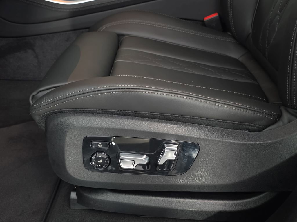 New 2026 BMW X5 xDrive50e w/ M Sport Package image 28