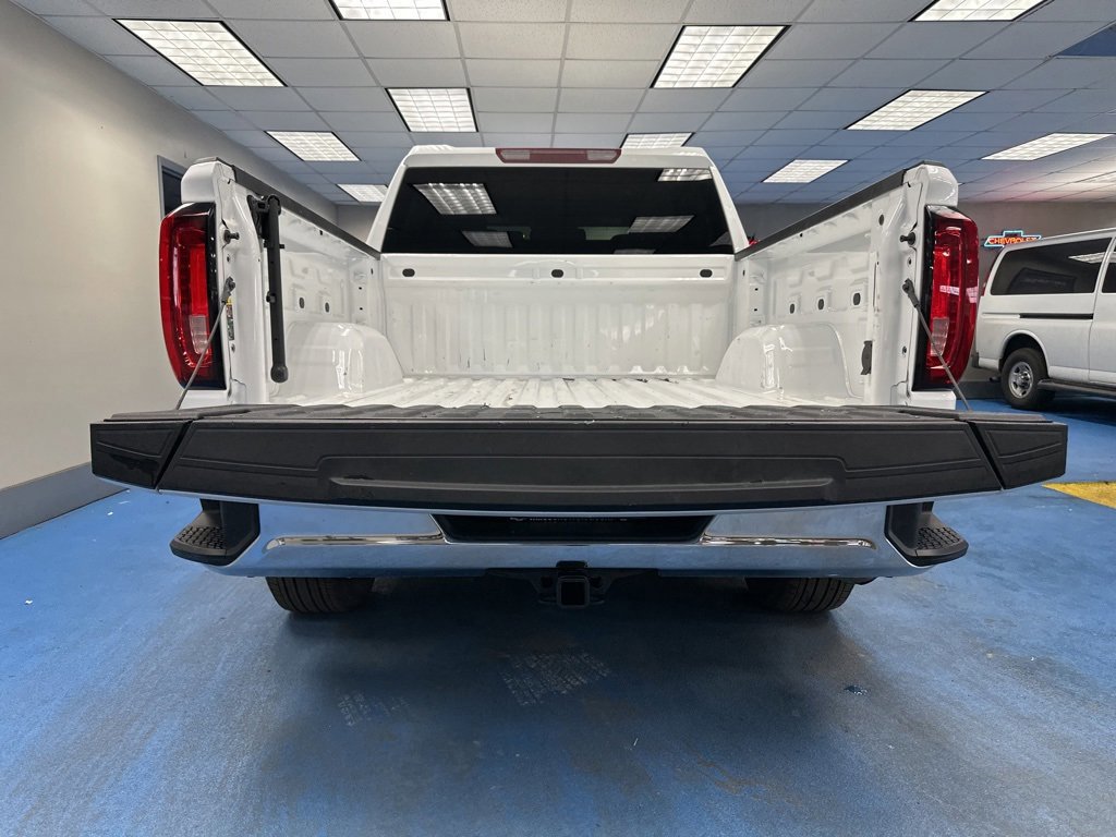 Certified 2025 GMC Sierra 1500 SLT image 9