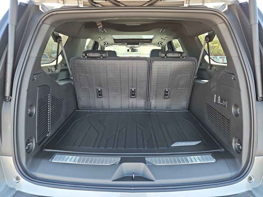 New 2026 Chevrolet Suburban Z71 w/ Comfort Package AWD/4WD image 19