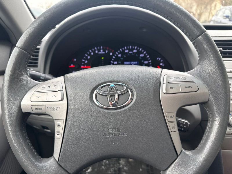 Used 2010 Toyota Camry XLE FWD image 22