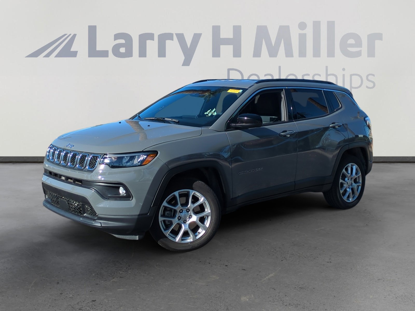 Used 2023 Jeep Compass Latitude