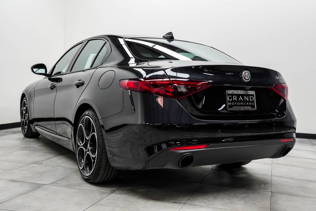 Used 2023 Alfa Romeo Giulia Ti image 11