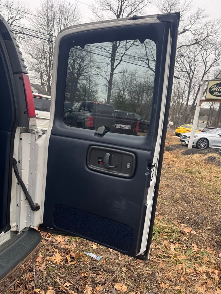 Used 2000 Chevrolet Express 3500 LS w/ LS Preferred Equipment Group image 15