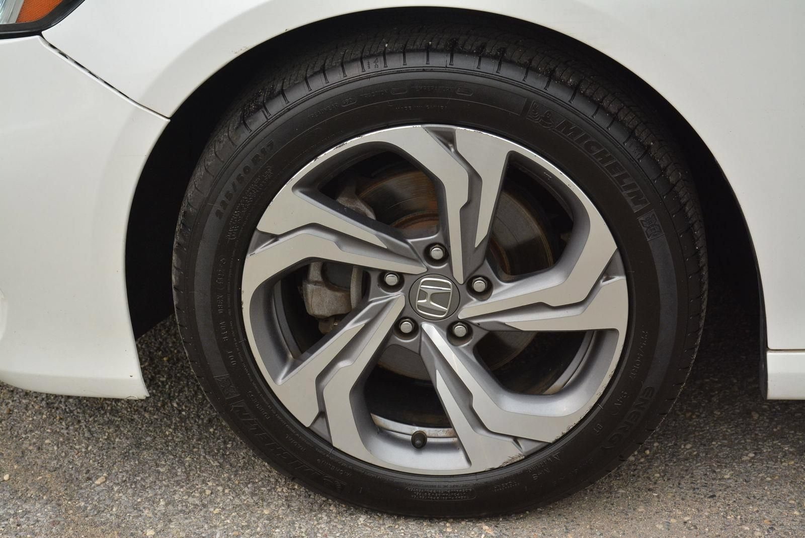 Used 2018 Honda Accord EX image 31