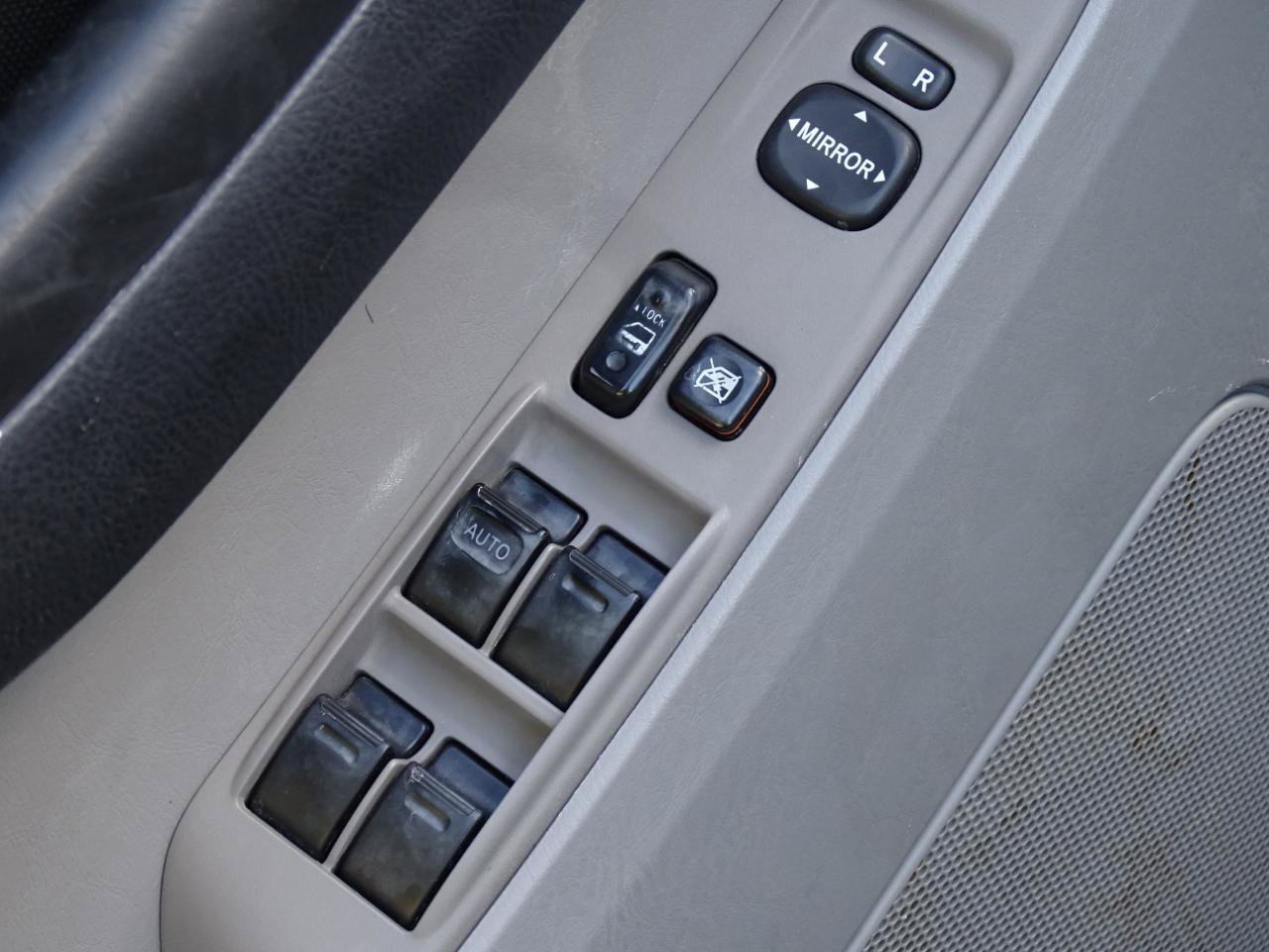 Used 2006 Toyota 4Runner SR5 RWD image 12