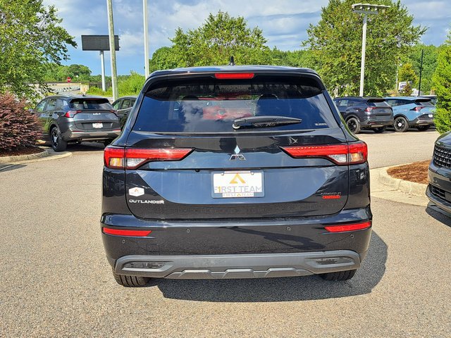Used 2024 Mitsubishi Outlander ES AWD/4WD image 6