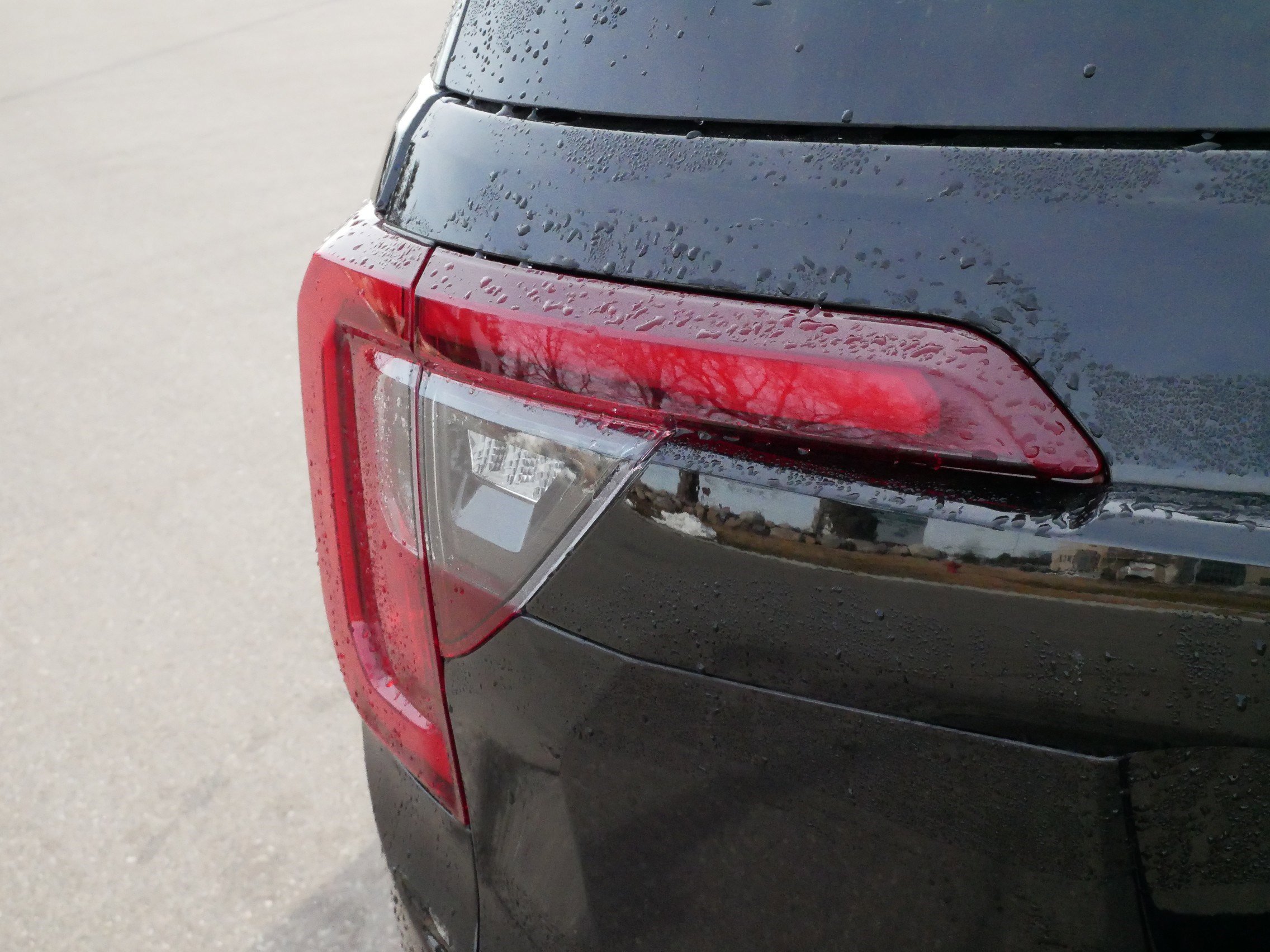 Used 2023 GMC Acadia SLT w/ Elevation Edition image 17