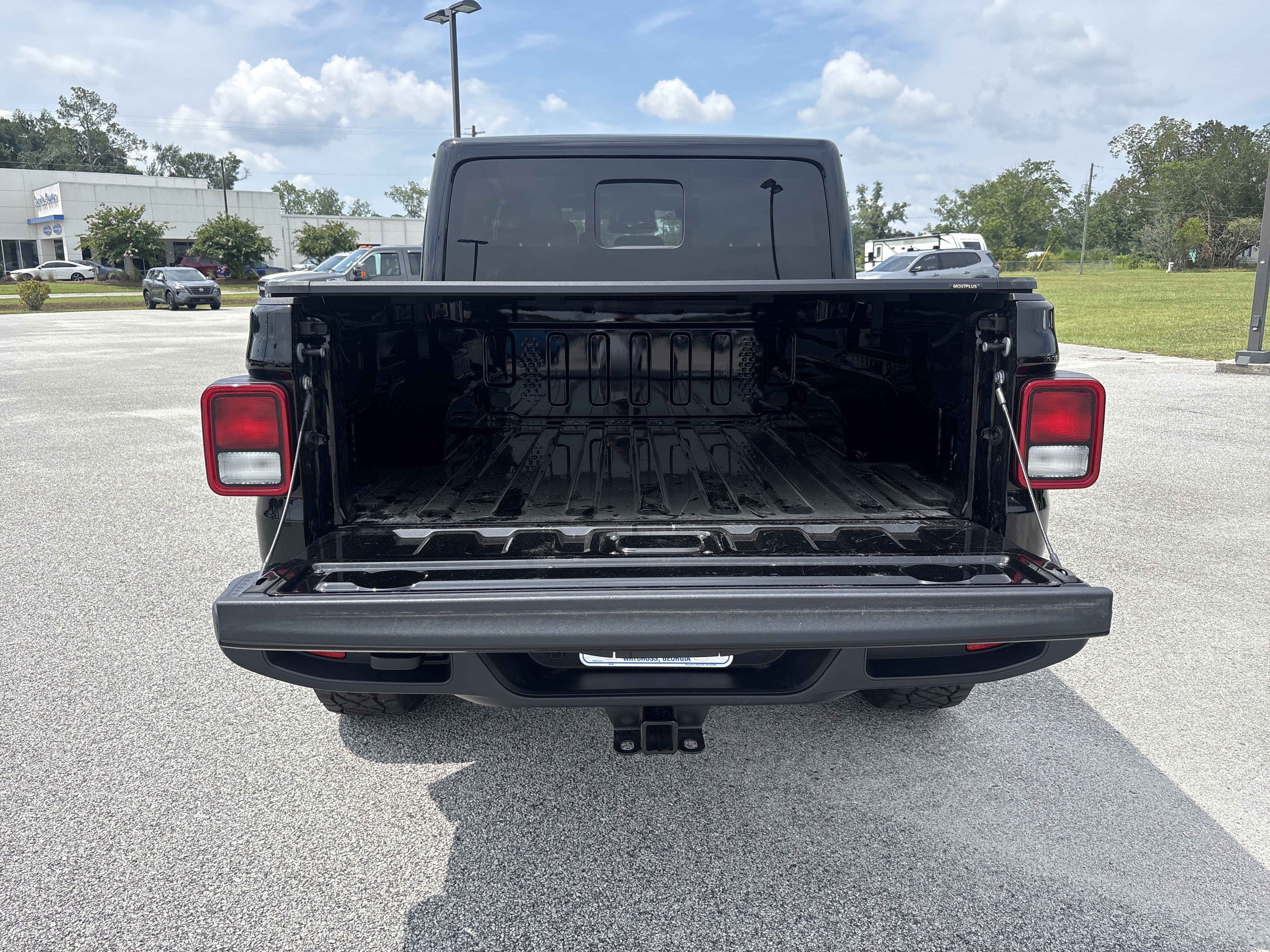 Used 2026 Jeep Gladiator Sport AWD/4WD image 10