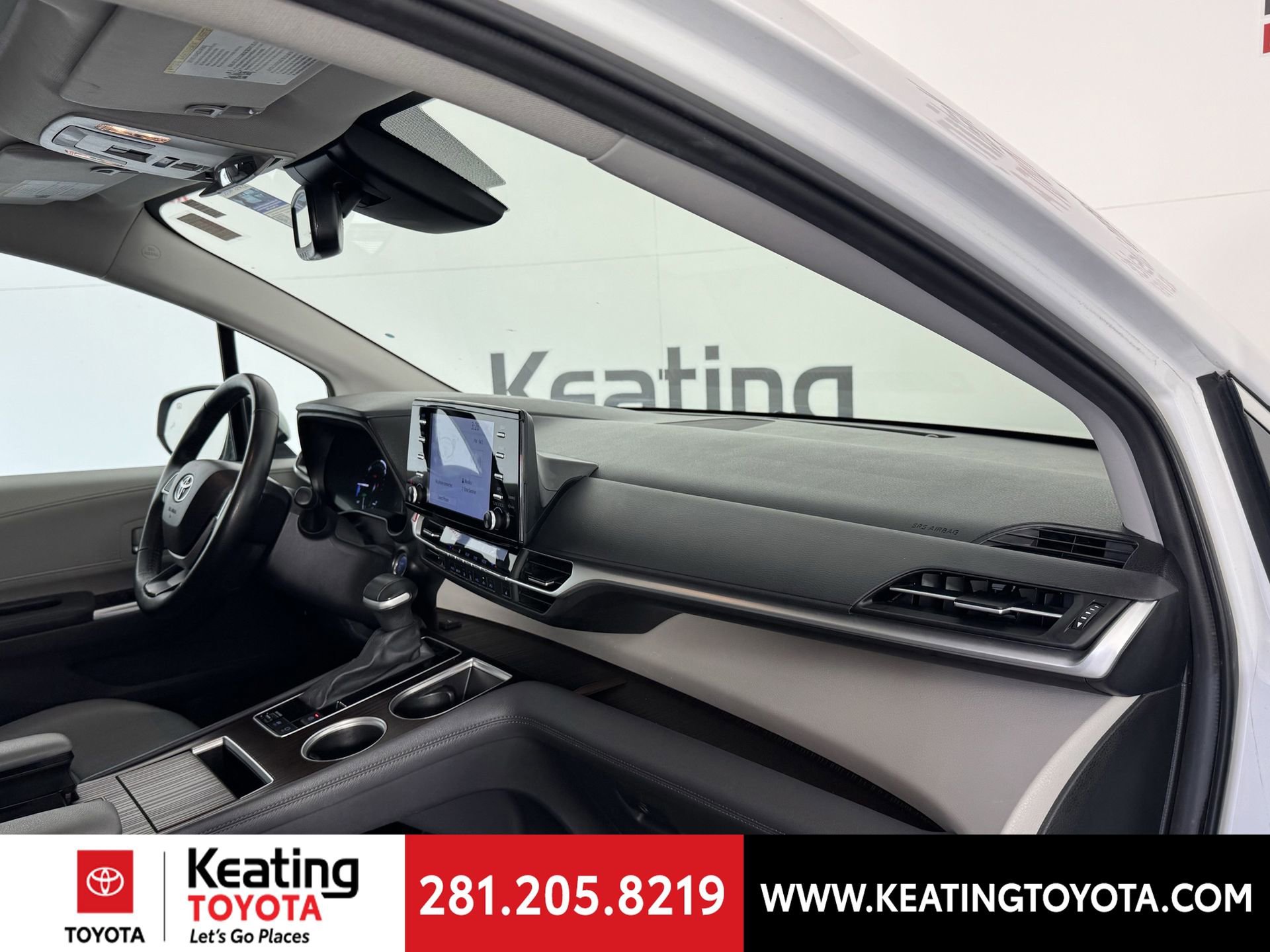 Certified 2024 Toyota Sienna XLE FWD image 24