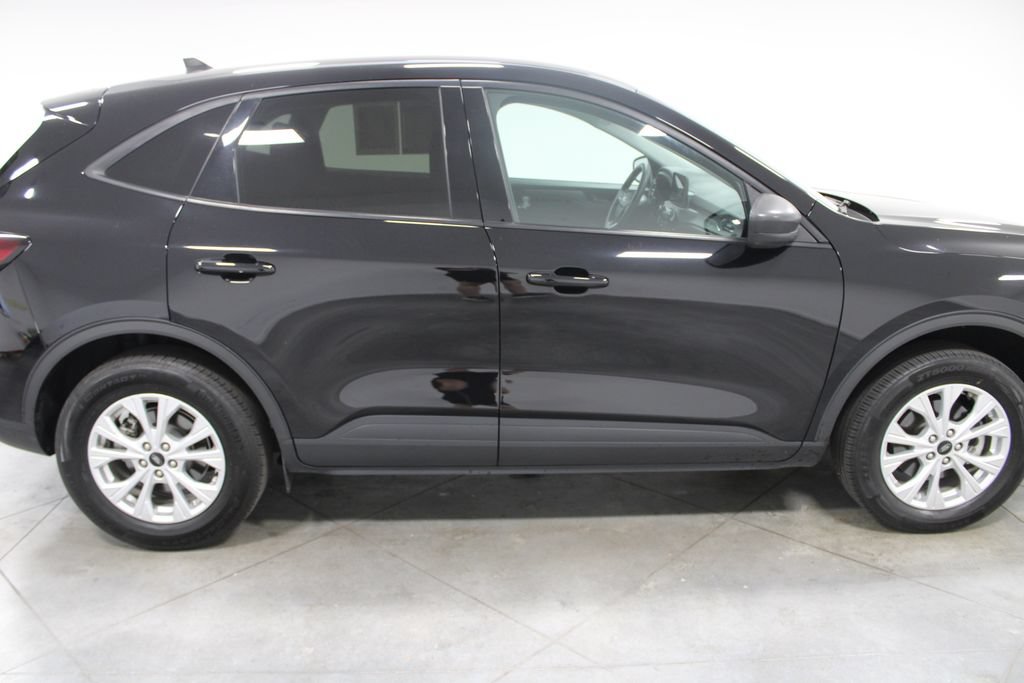 Used 2025 Ford Escape Active AWD/4WD image 11