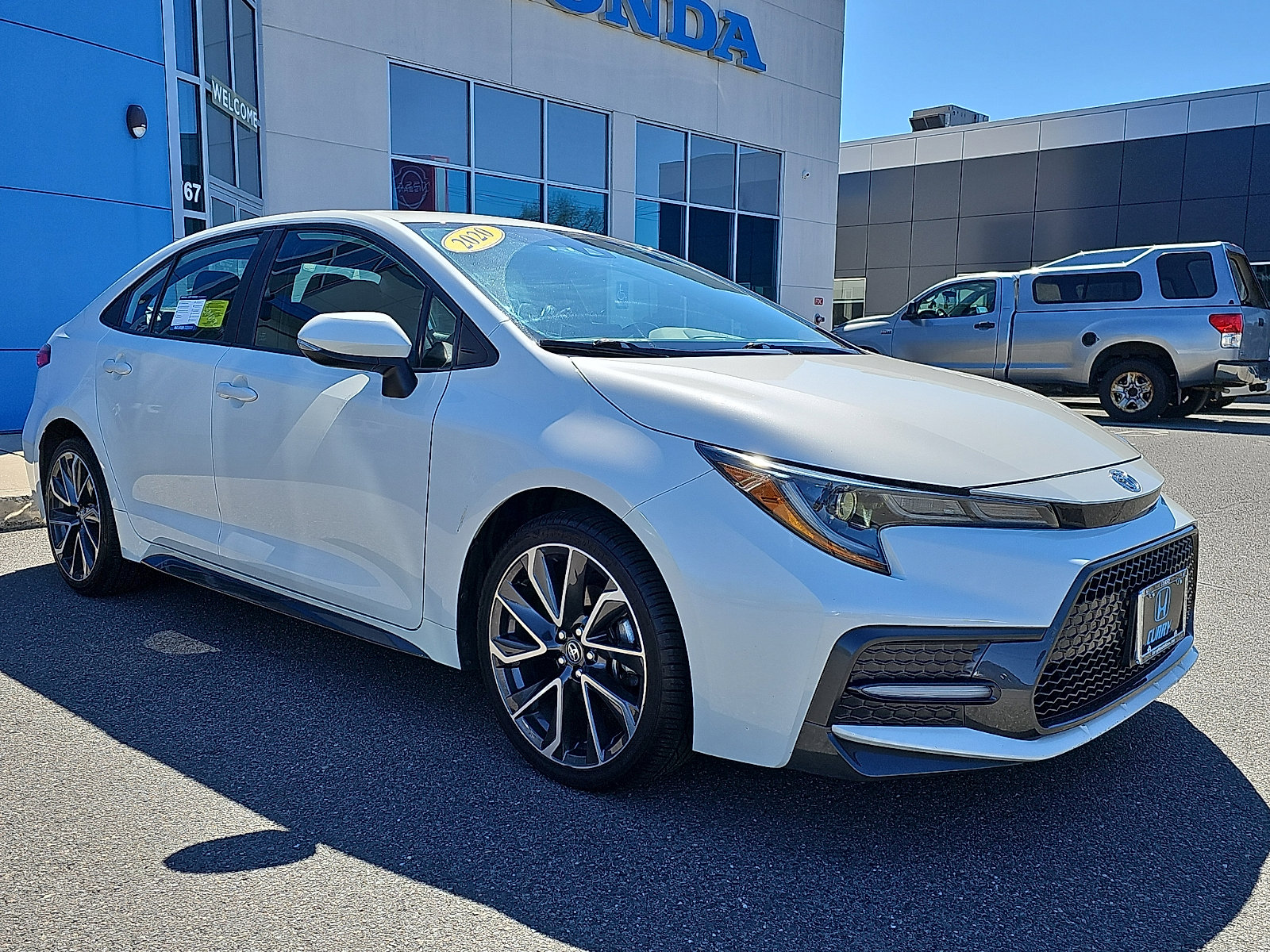 Used 2020 Toyota Corolla SE FWD image 3