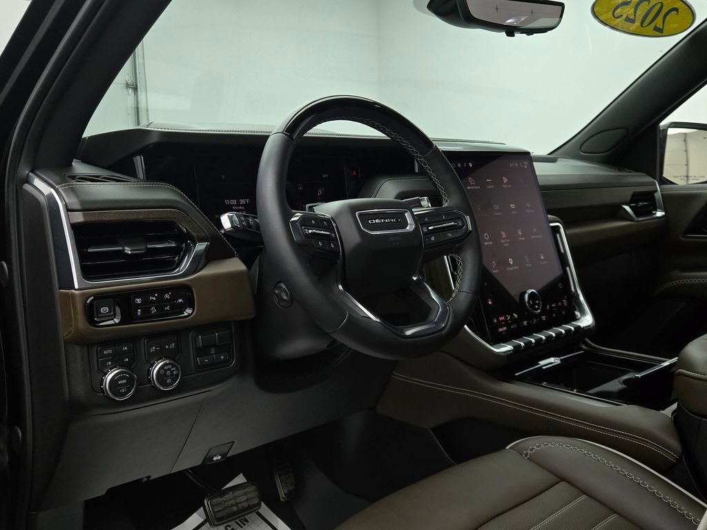 Used 2025 GMC Yukon Denali Ultimate w/ LPO, Floor Liner Package image 30