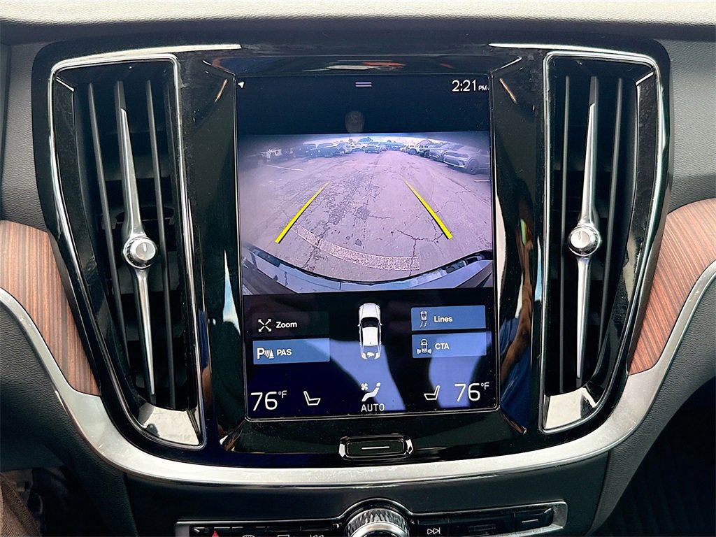 Used 2022 Volvo S60 T8 Inscription image 15