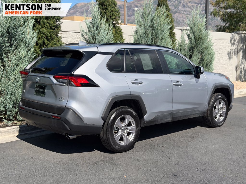 Used 2025 Toyota RAV4 XLE AWD/4WD image 8