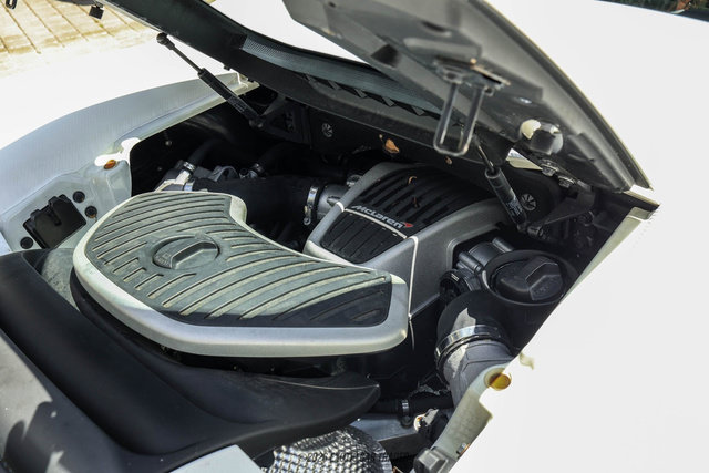 Used 2014 McLaren MP4-12C Spider RWD image 26