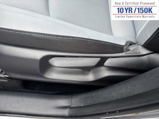 Used 2019 Toyota Prius LE image 16