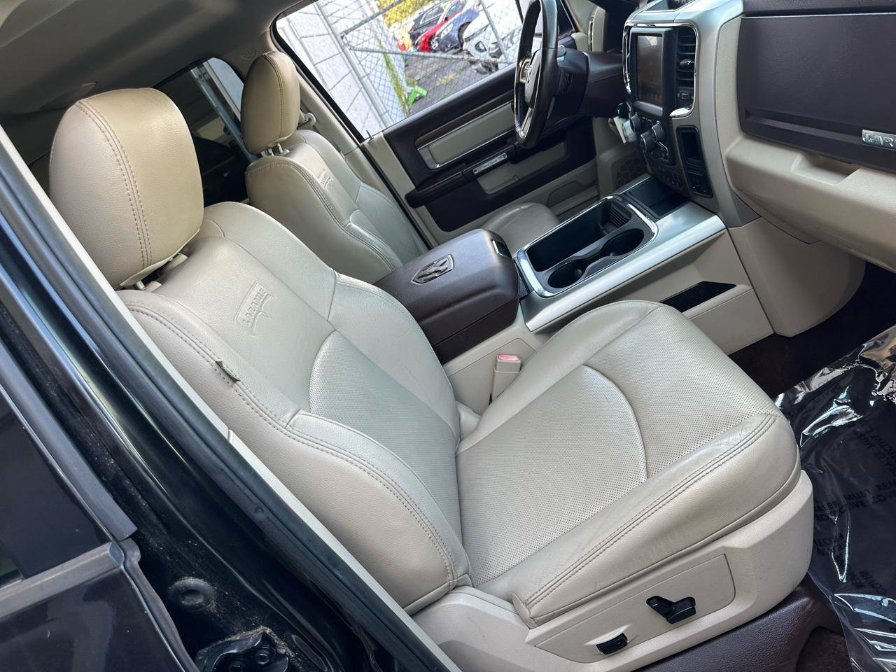 Used 2017 RAM 1500 Laramie RWD image 21