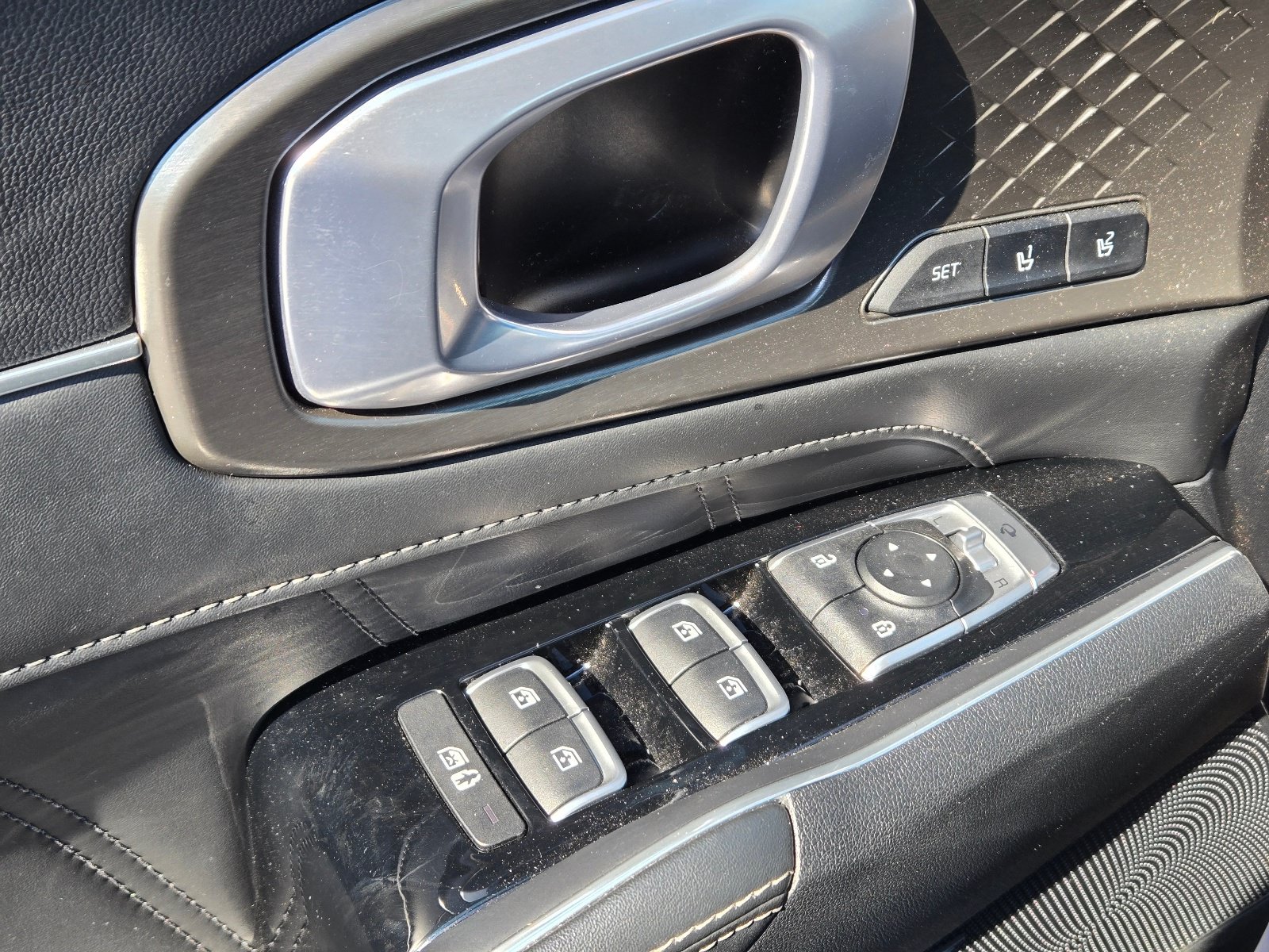 Used 2022 Kia Sorento SX FWD image 14