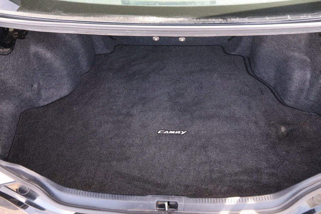 Used 2012 Toyota Camry LE image 7