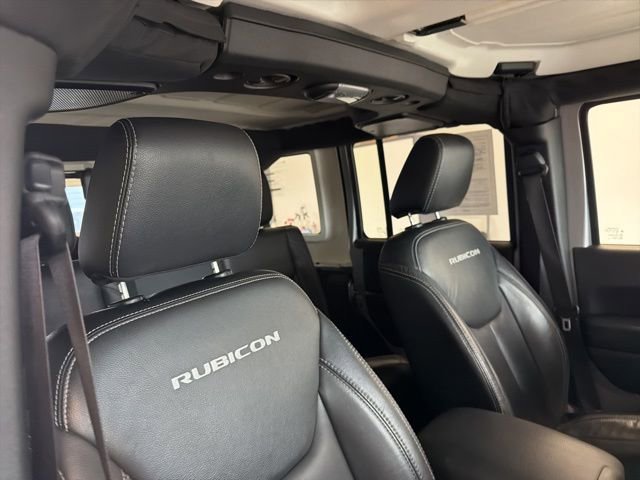 Used 2017 Jeep Wrangler Unlimited Rubicon w/ Connectivity Group image 29