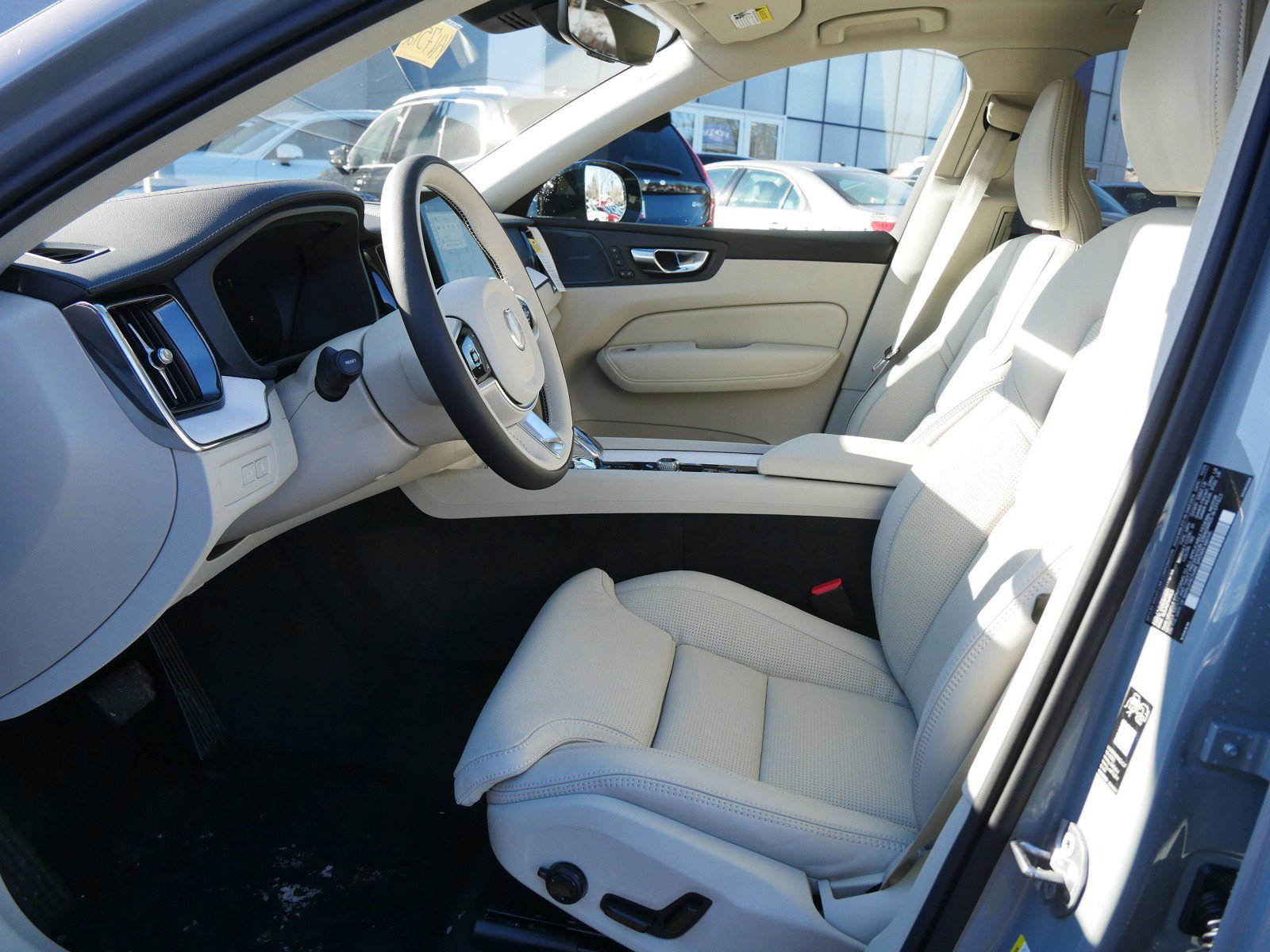 New 2026 Volvo XC60 T8 Ultra w/ Protection Package Premier image 5