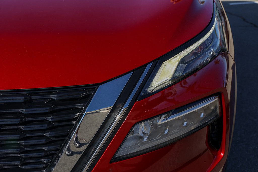 Used 2021 Nissan Rogue SV FWD image 11