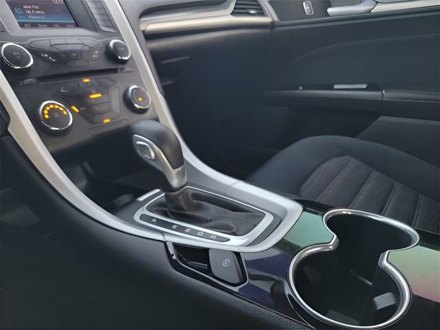 Used 2016 Ford Fusion SE FWD image 27