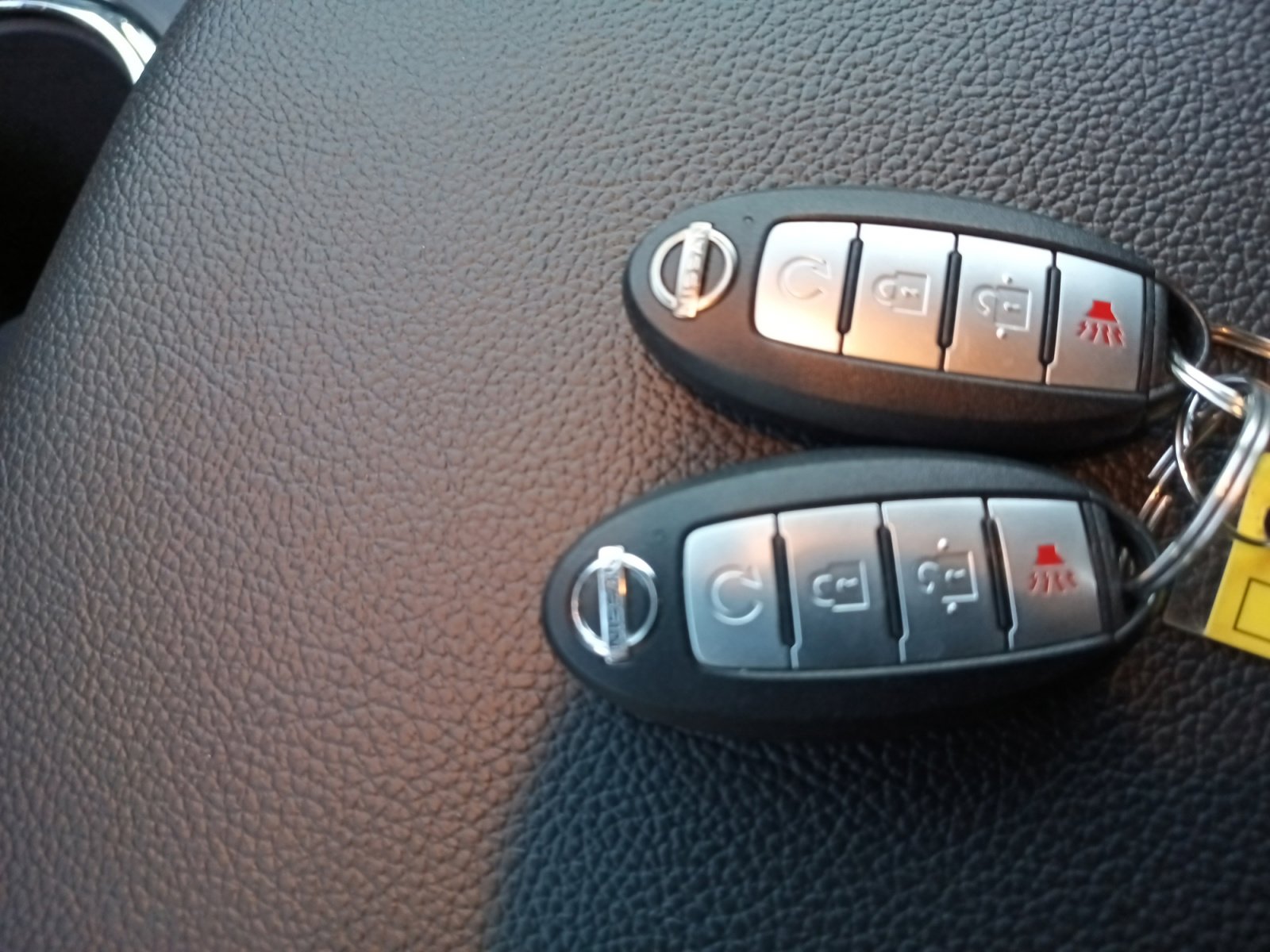 Used 2023 Nissan Titan SV w/ SV Convenience Package image 25