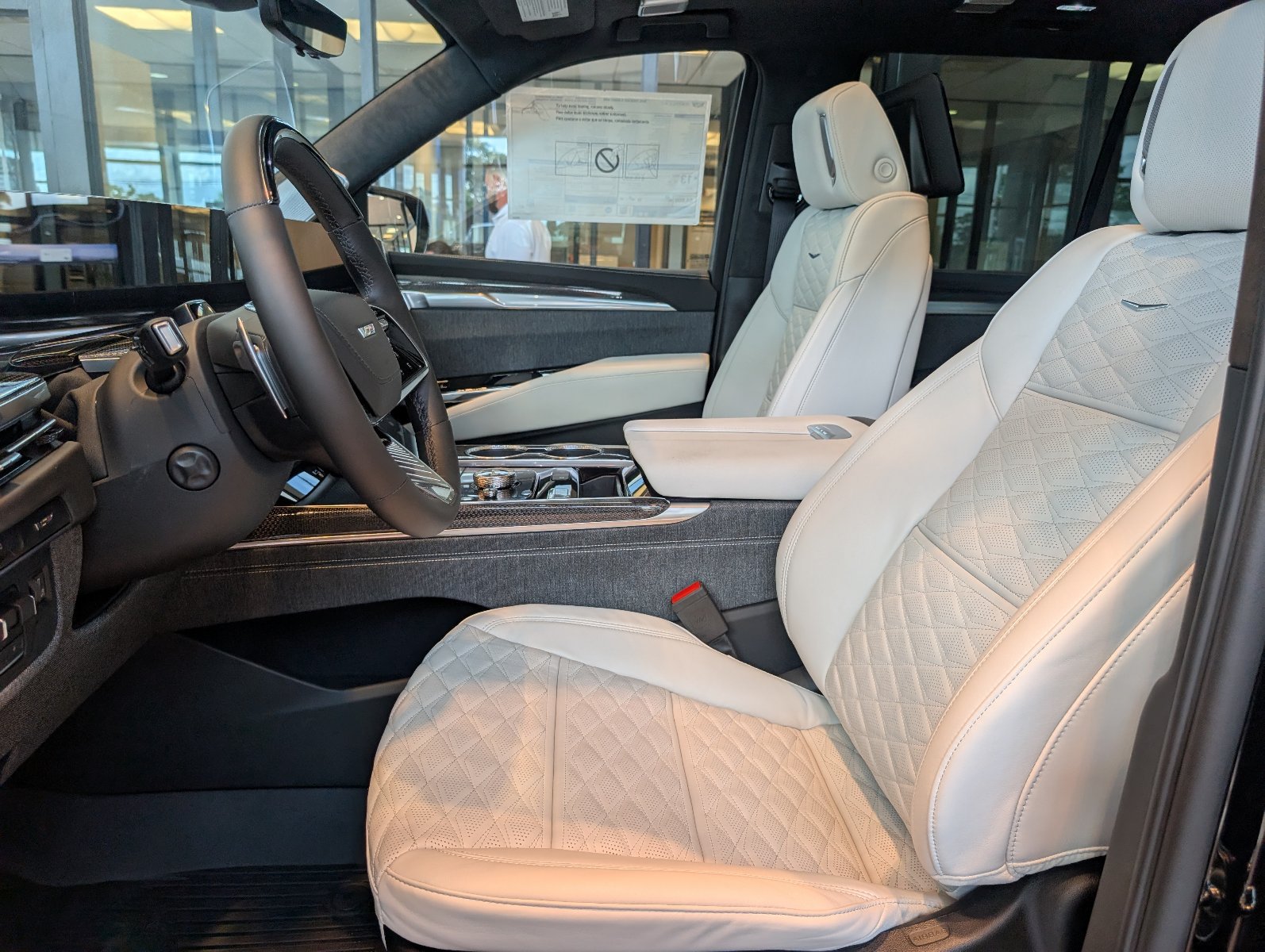 New 2026 Cadillac Escalade V w/ LPO, ONYX Package AWD/4WD image 8