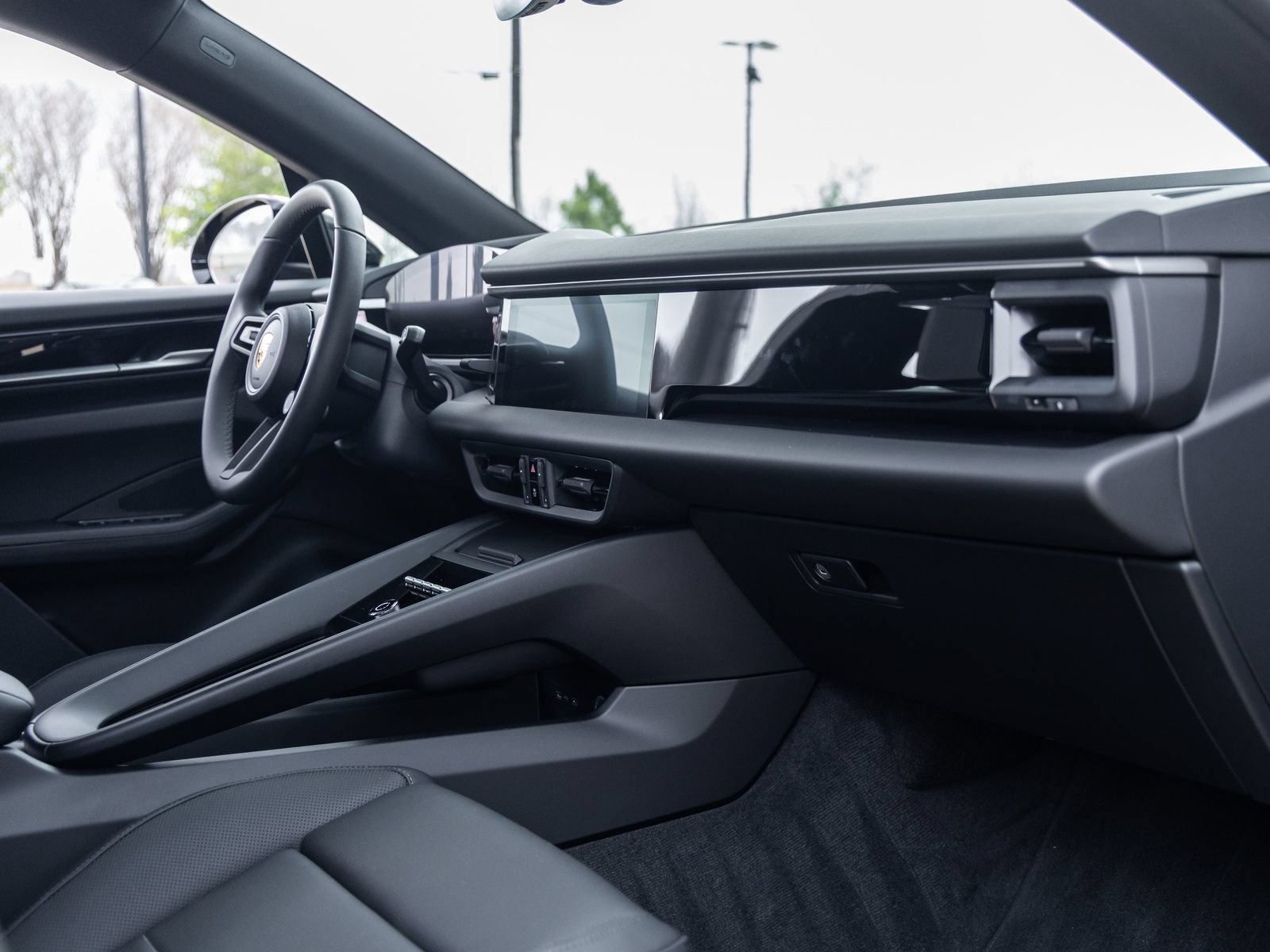 Certified 2025 Porsche Macan Electric RWD image 44