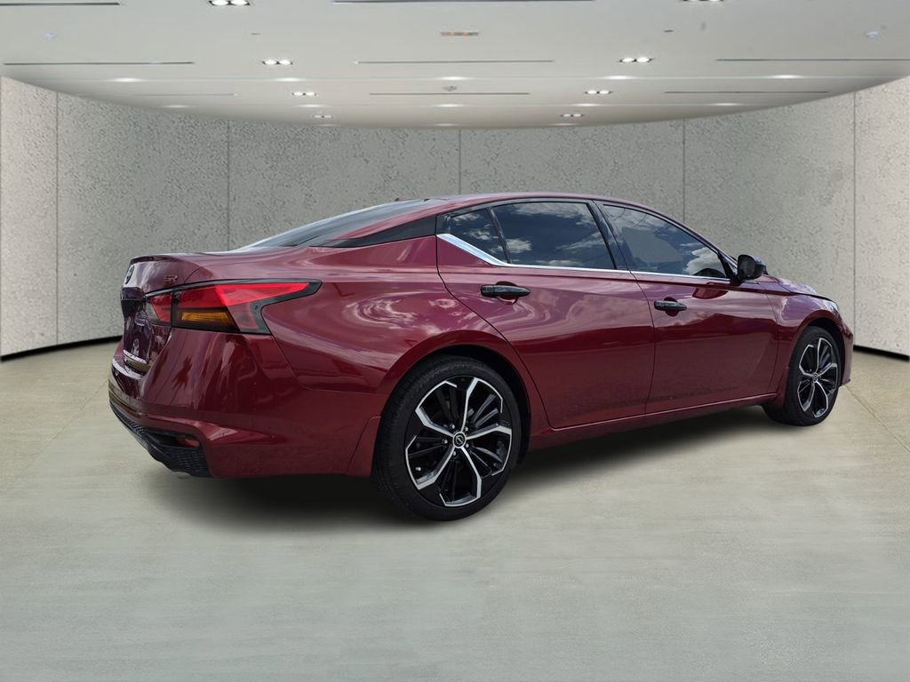 Used 2025 Nissan Altima 2.5 SR image 3