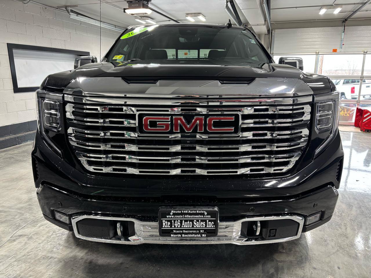 Used 2022 GMC Sierra 1500 Denali w/ Denali Reserve Package AWD/4WD image 4