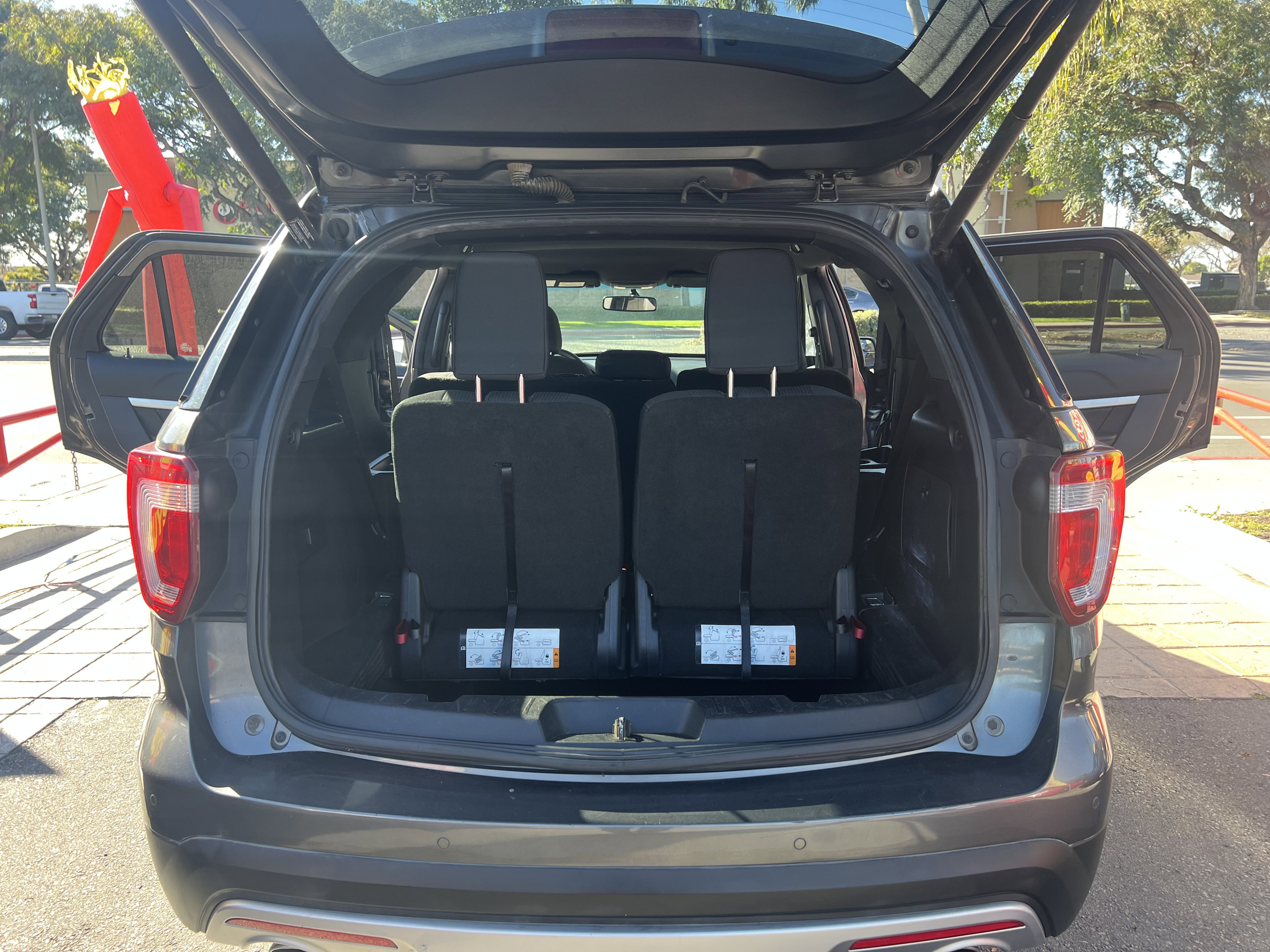 Used 2017 Ford Explorer XLT w/ Equipment Group 201A image 29