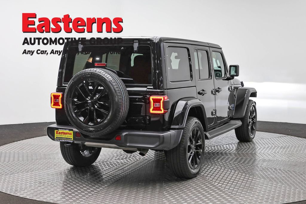 Used 2025 Jeep Wrangler Unlimited Sahara AWD/4WD image 5
