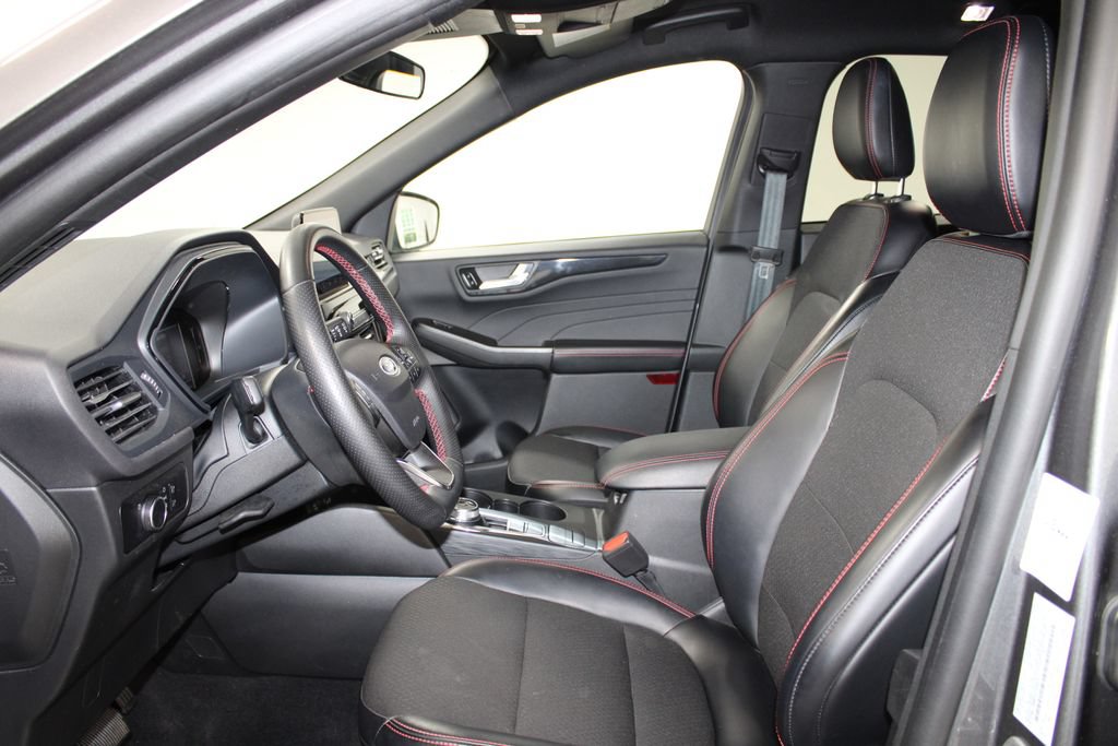 Used 2025 Ford Escape ST-Line AWD/4WD image 19