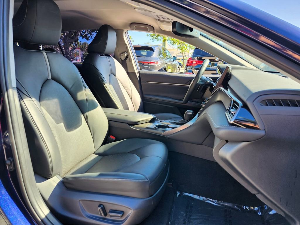 Used 2021 Toyota Camry XSE image 17