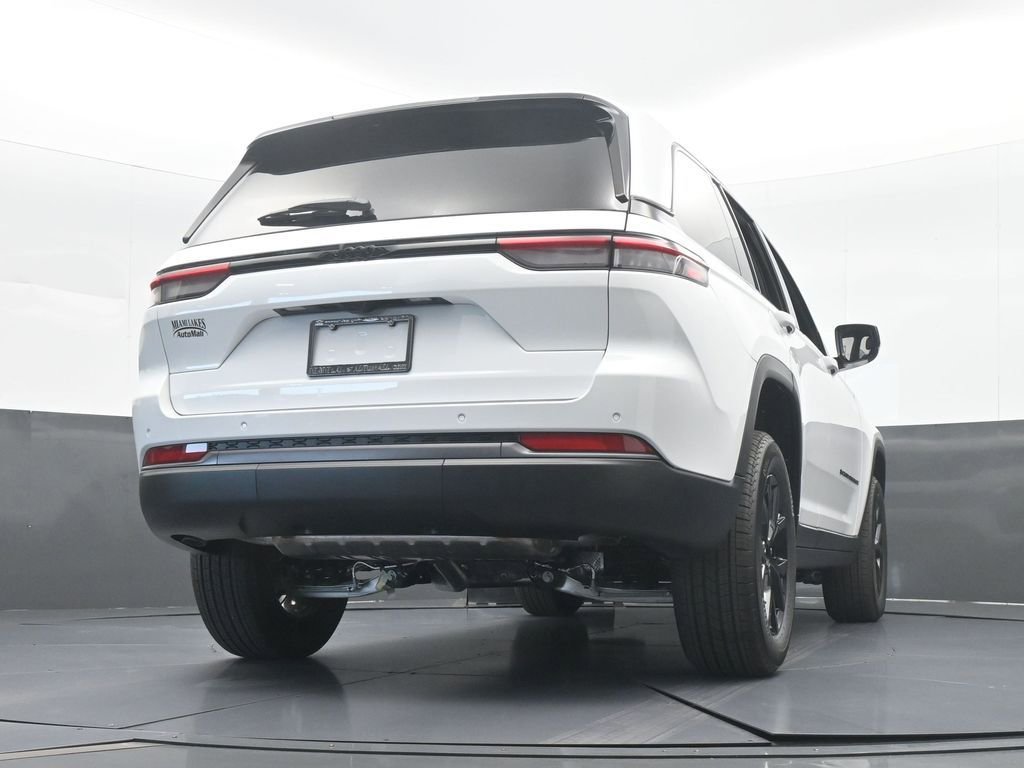 New 2026 Jeep Grand Cherokee Altitude RWD image 60