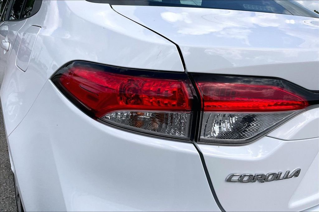 Used 2022 Toyota Corolla LE FWD image 20