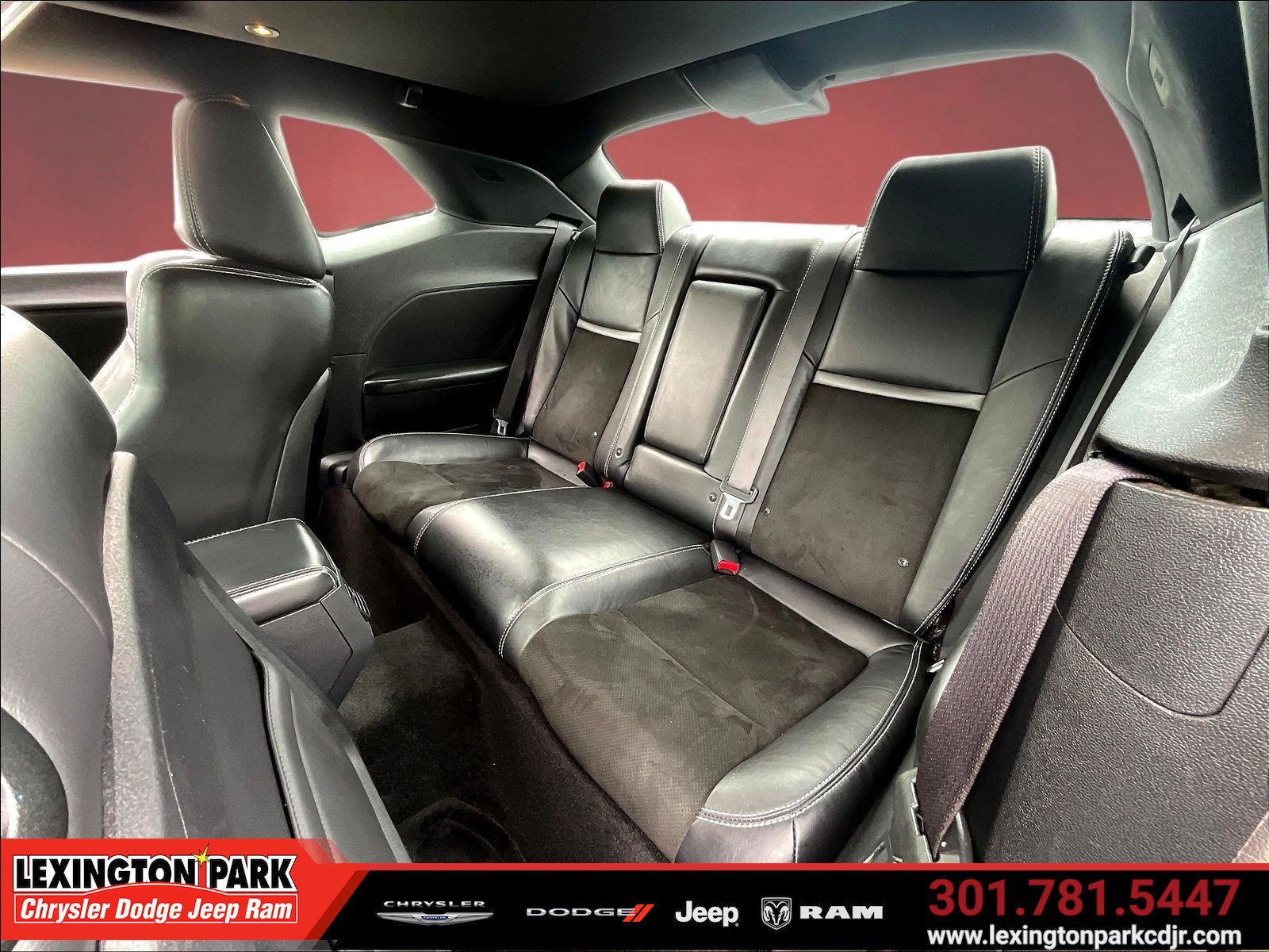 Used 2014 Dodge Challenger R/T RWD image 21