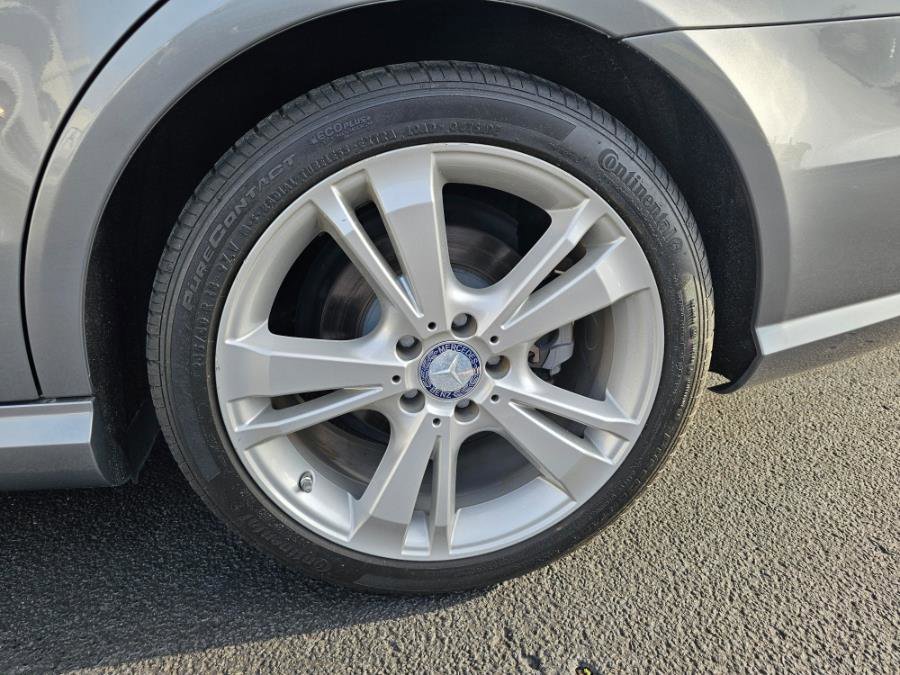 Used 2012 Mercedes-Benz E 350 4MATIC Sedan image 35