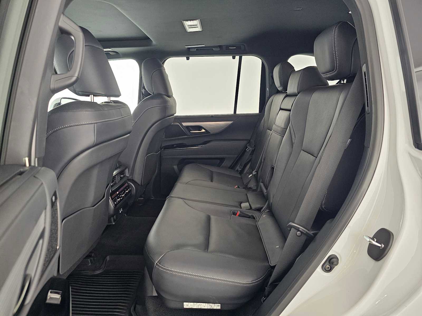 Used 2023 Lexus LX 600 F Sport w/ Accessory Package (Z1) image 18