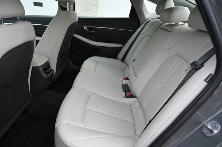 Used 2023 Hyundai Sonata Limited w/ Preferred Accessory Package image 19